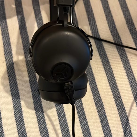 JLab Studio Wireless On-Ear Headphones—BlueTooth - Picture 5 of 6